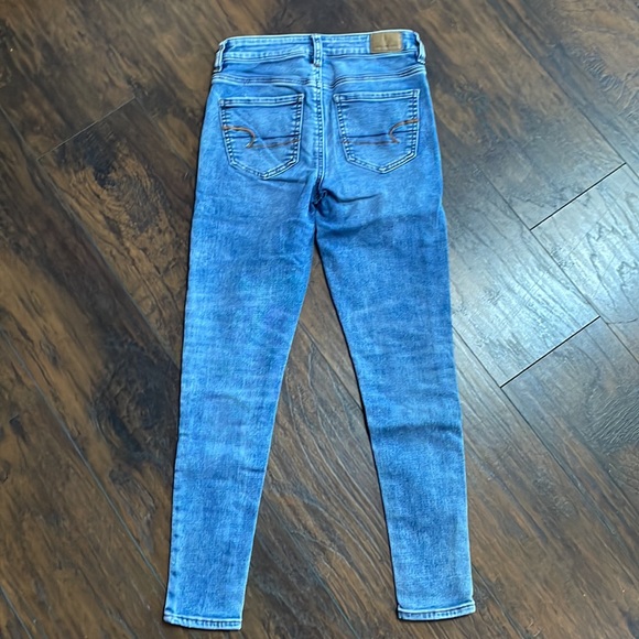 Women’s American Eagle Super Stretch Hi-Rise Jegging - Picture 6 of 7